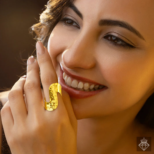 AUROZI Anti-Tarnish Wavy Ring (Adjustable Size)