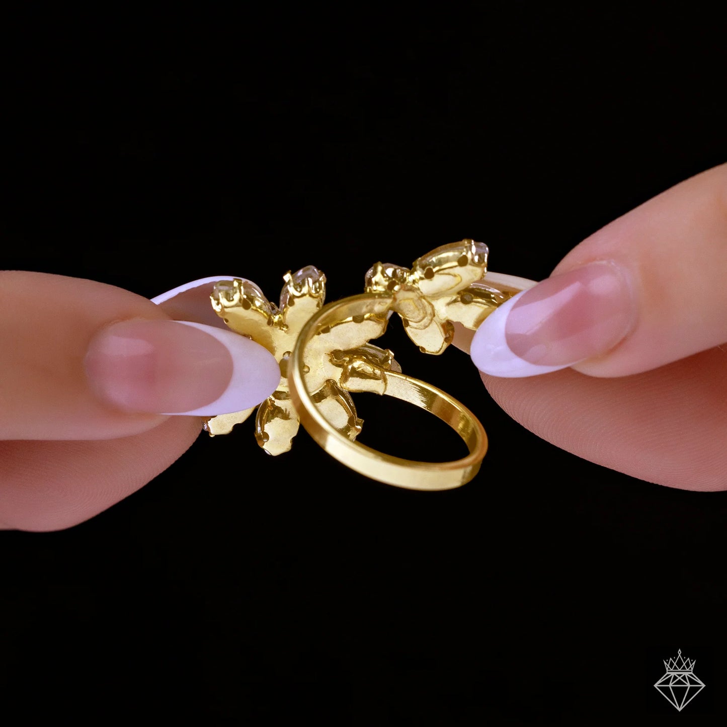 AUROZI Anti-Tarnish Crystal Flower Ring (Adjustable Size)