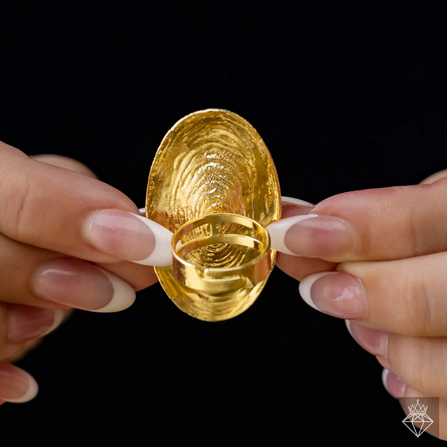 AUROZI Anti-Tarnish Cocktail Ring With Pearl (Adjustable Size)