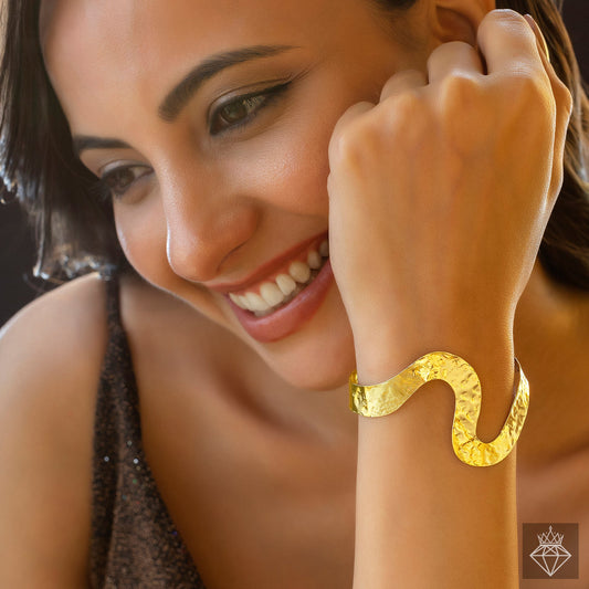 AUROZI Anti-Tarnish Wavy Bracelet