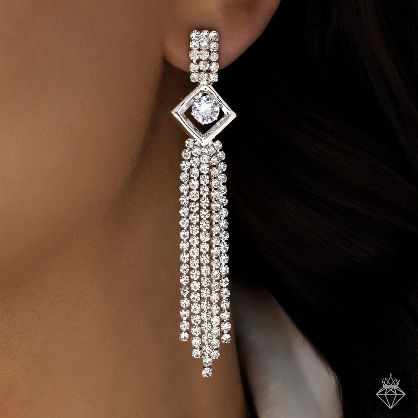 AUROZI Anti-Tarnish Crystal Dangler Earrings – Modern Elegance with Dazzling Rhinestones