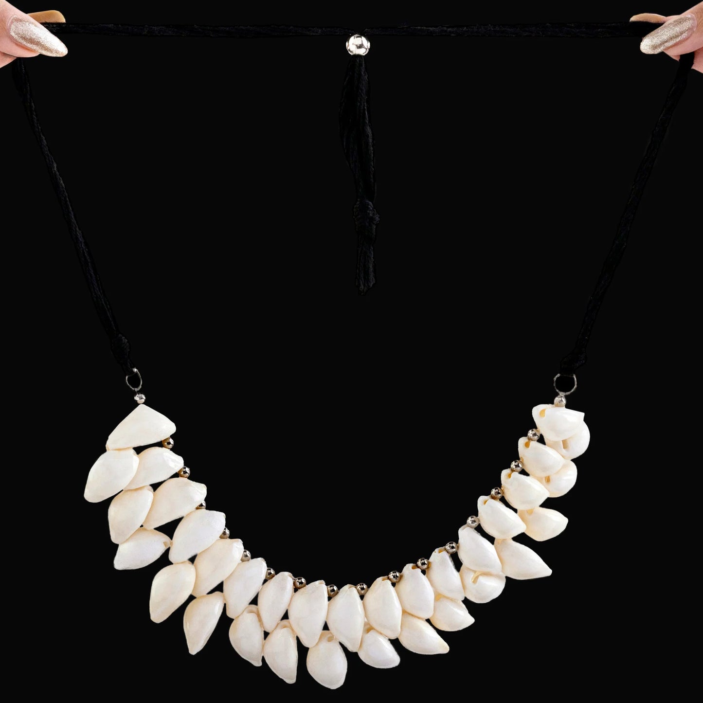 AUROZI Double-Layered Natural Cowrie Shell Necklace