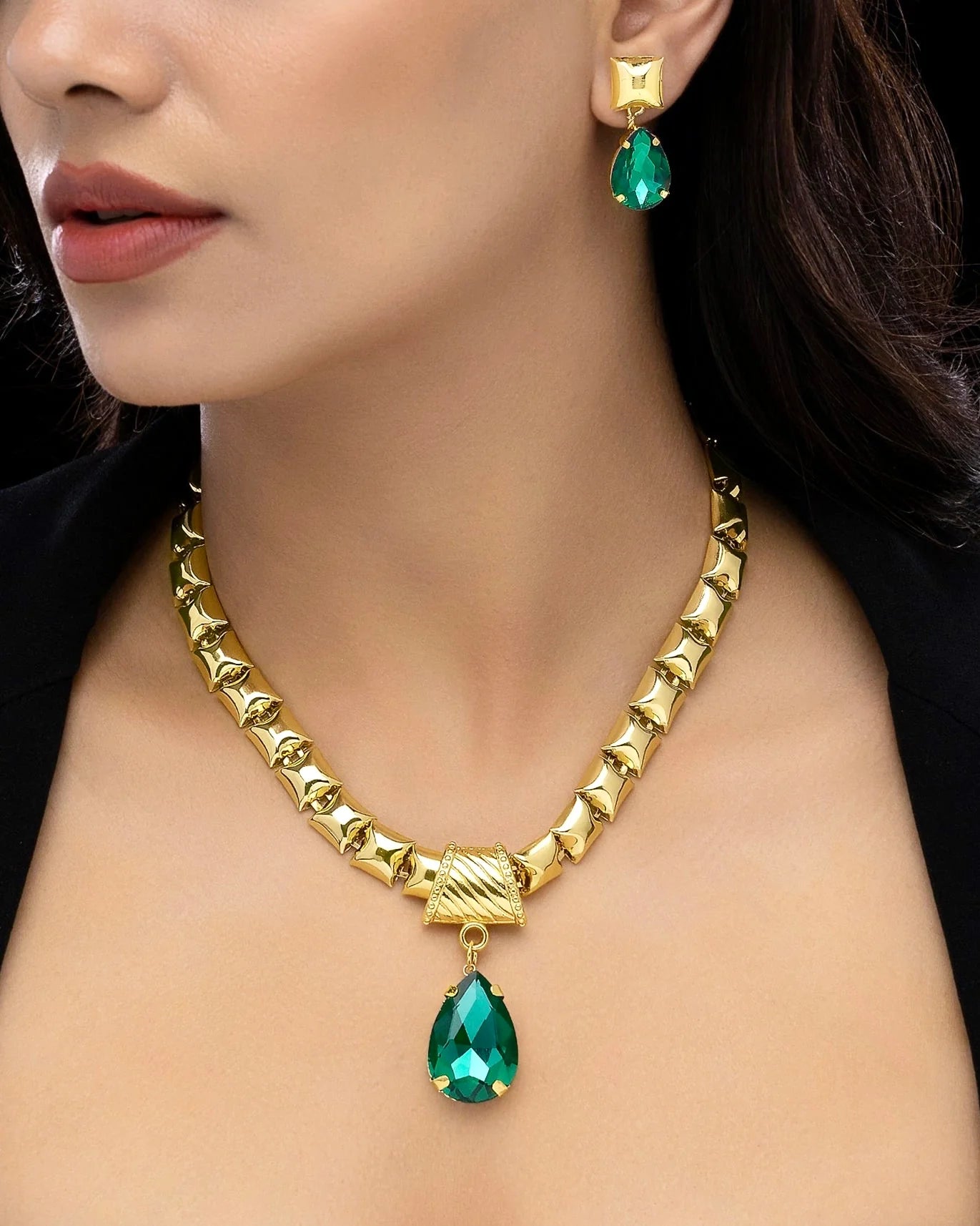 AUROZI Anti-Tarnish Emerald Crystal Necklace Set With Earrings