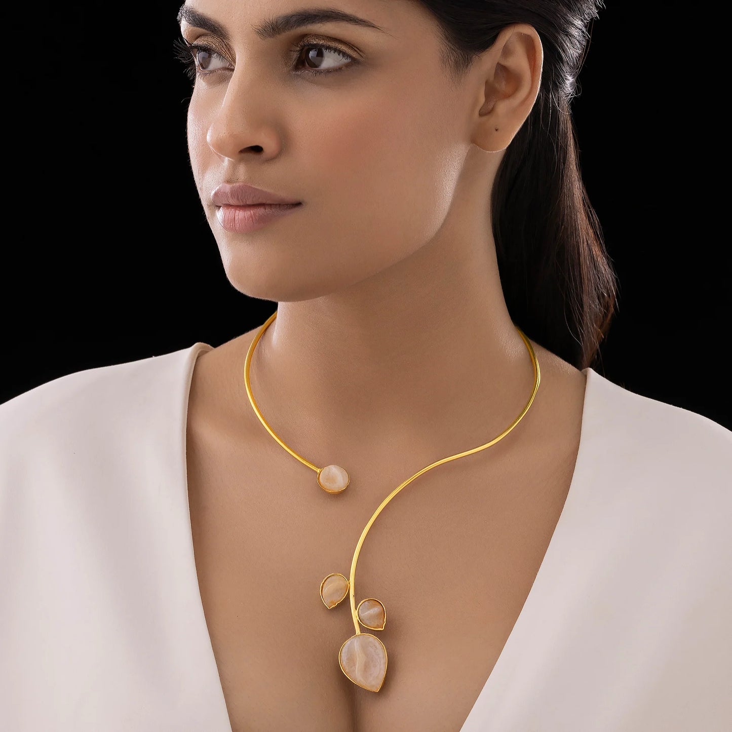AUROZI Anti-Tarnish Golden Hasli Necklace with Leaf Detailing