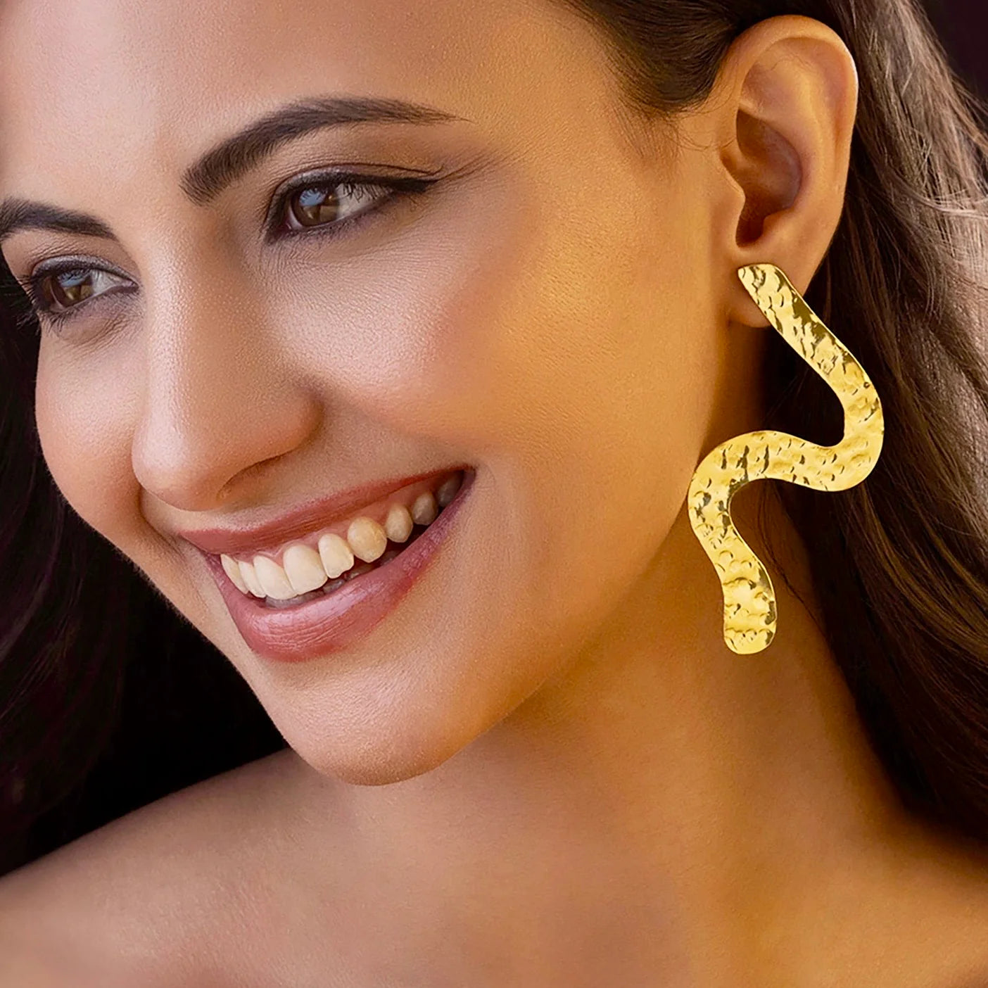 AUROZI Anti-Tarnish Wavy Earrings