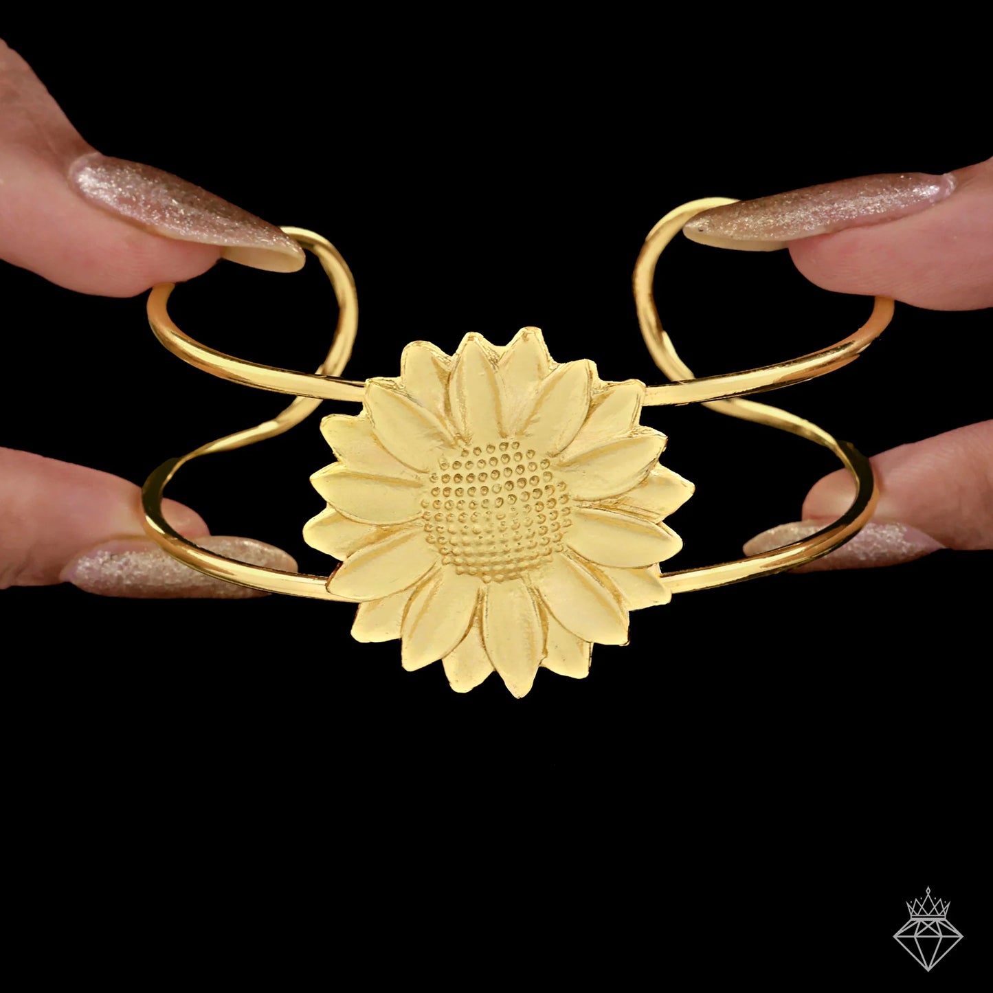 AUROZI Anti-Tarnish Golden Flower Bracelet (Adjustable Size)