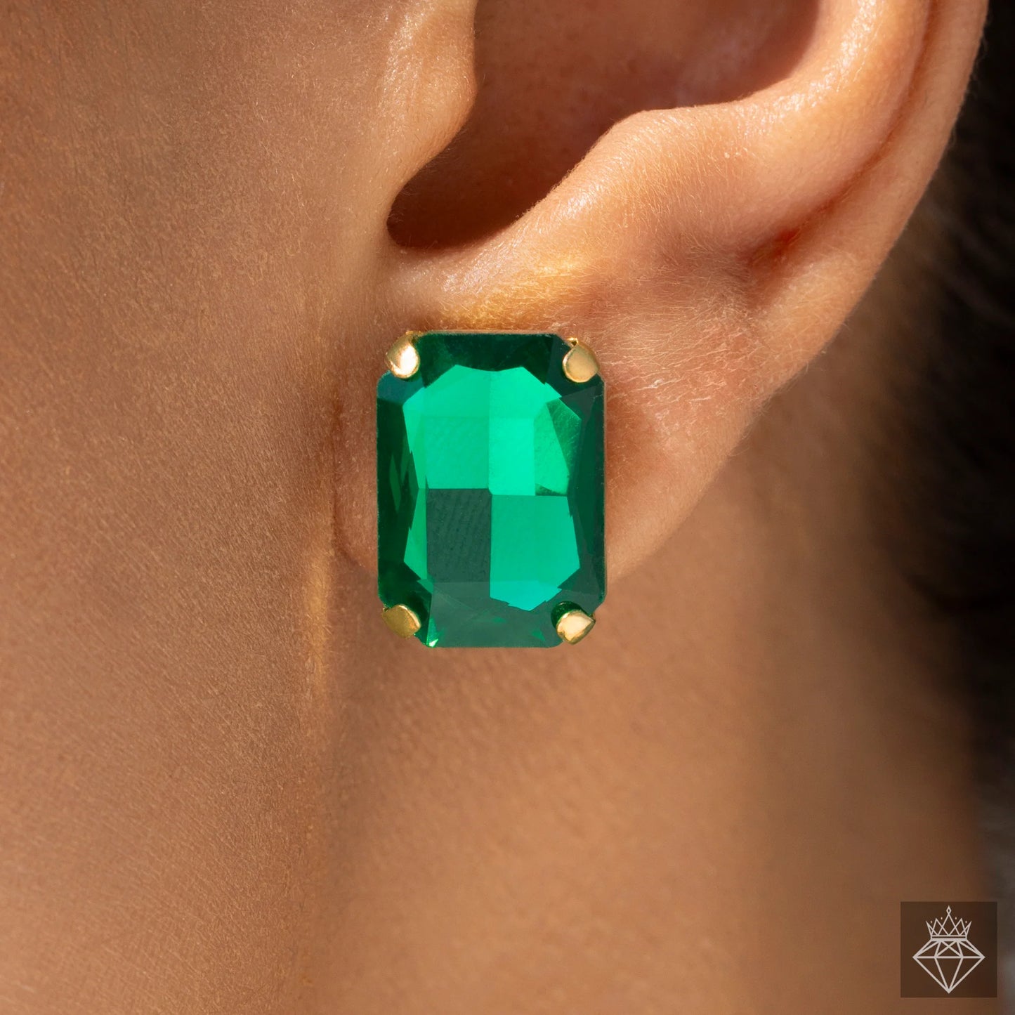 AUROZI Anti-Tarnish Single-Line Emerald Necklace Set With Earrings