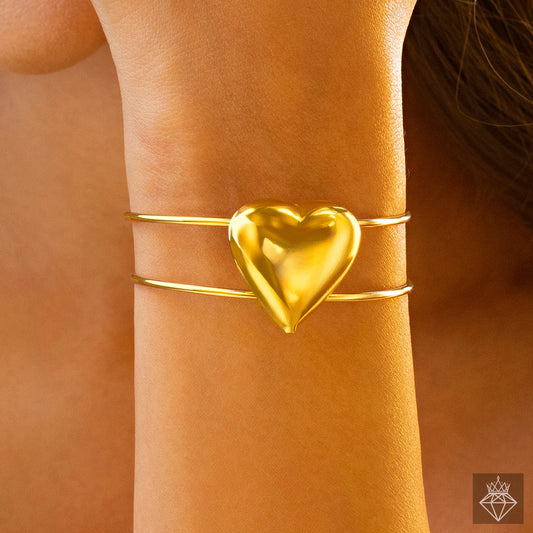AUROZI Anti-Tarnish Golden Heart Bracelet (Adjustable Size)