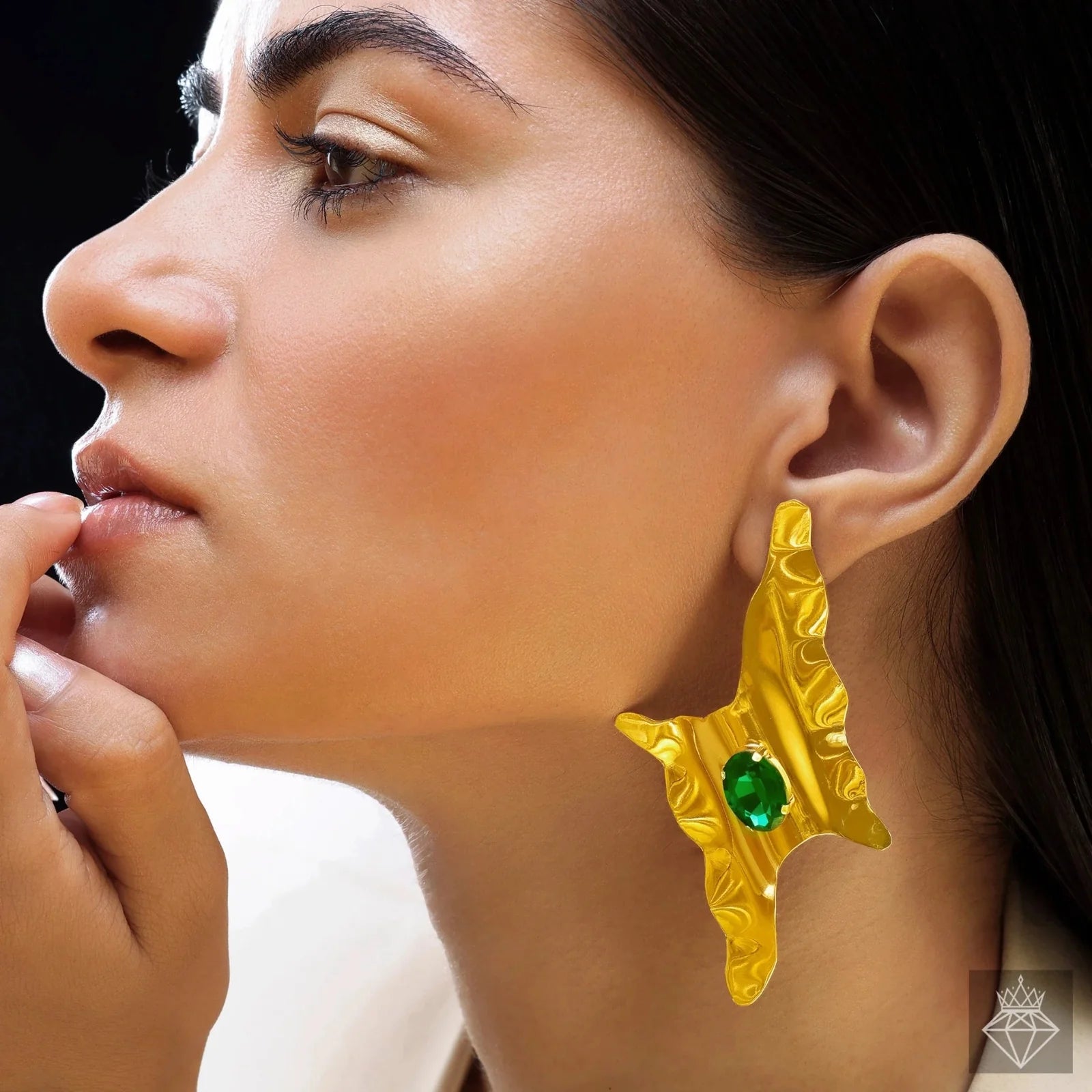AUROZI Anti-Tarnish Emerald Thunderbolt Earrings