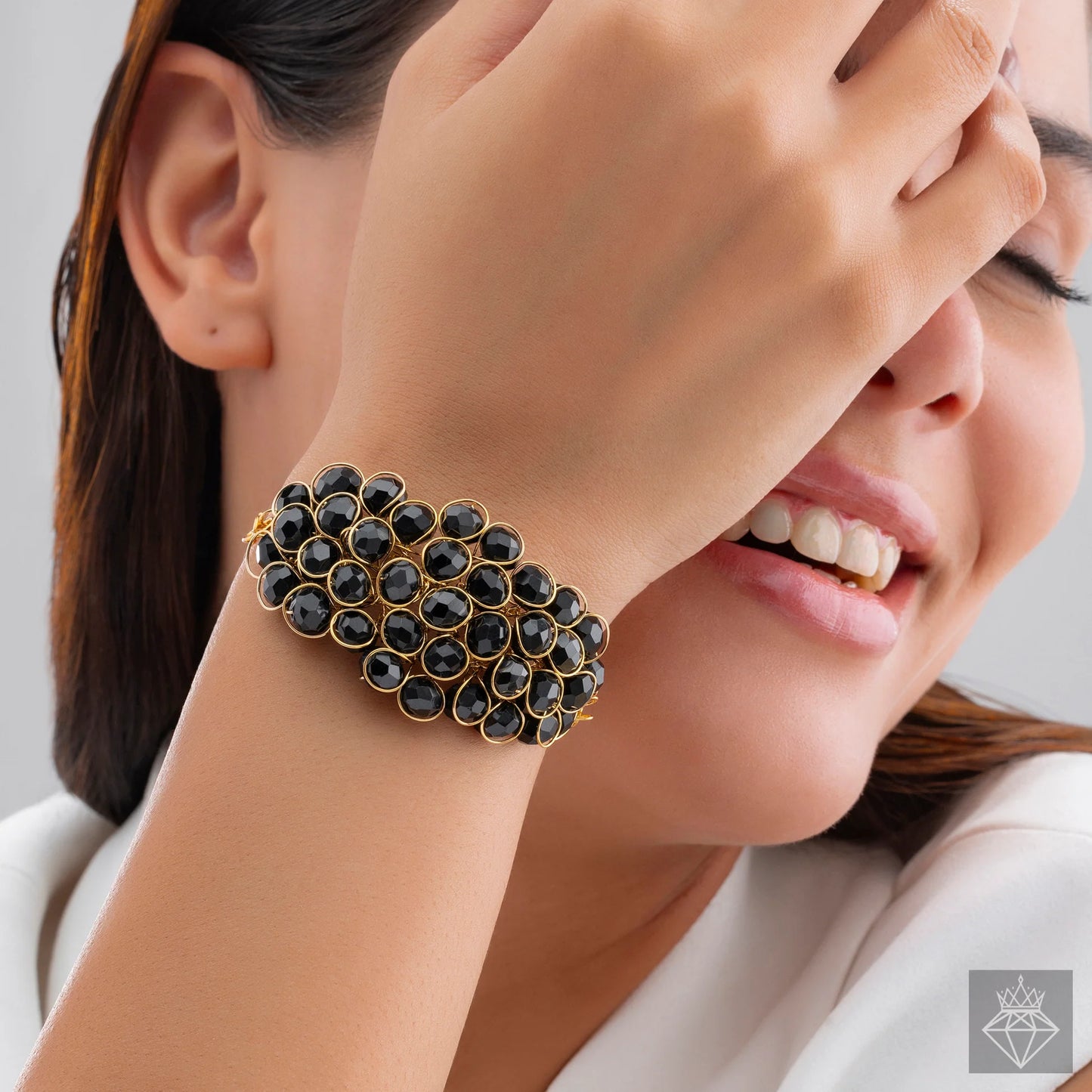 AUROZI Spectacular Black Crystal Stone Bracelet