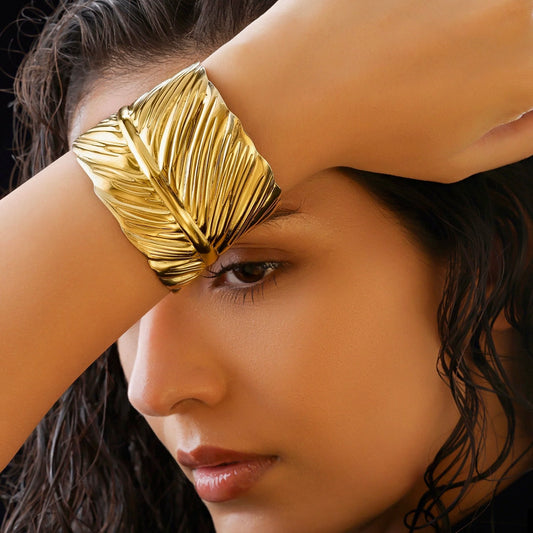 AUROZI Anti-Tarnish Golden Leaf Bangle Bracelet (Adjustable Size)
