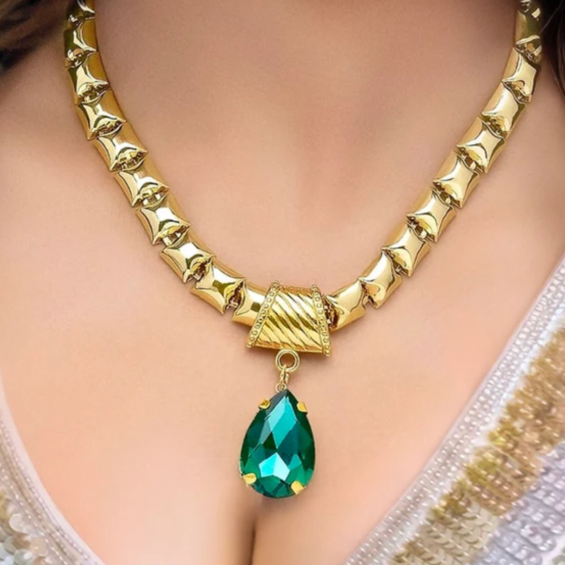 AUROZI Anti-Tarnish Emerald Crystal Necklace Set With Earrings