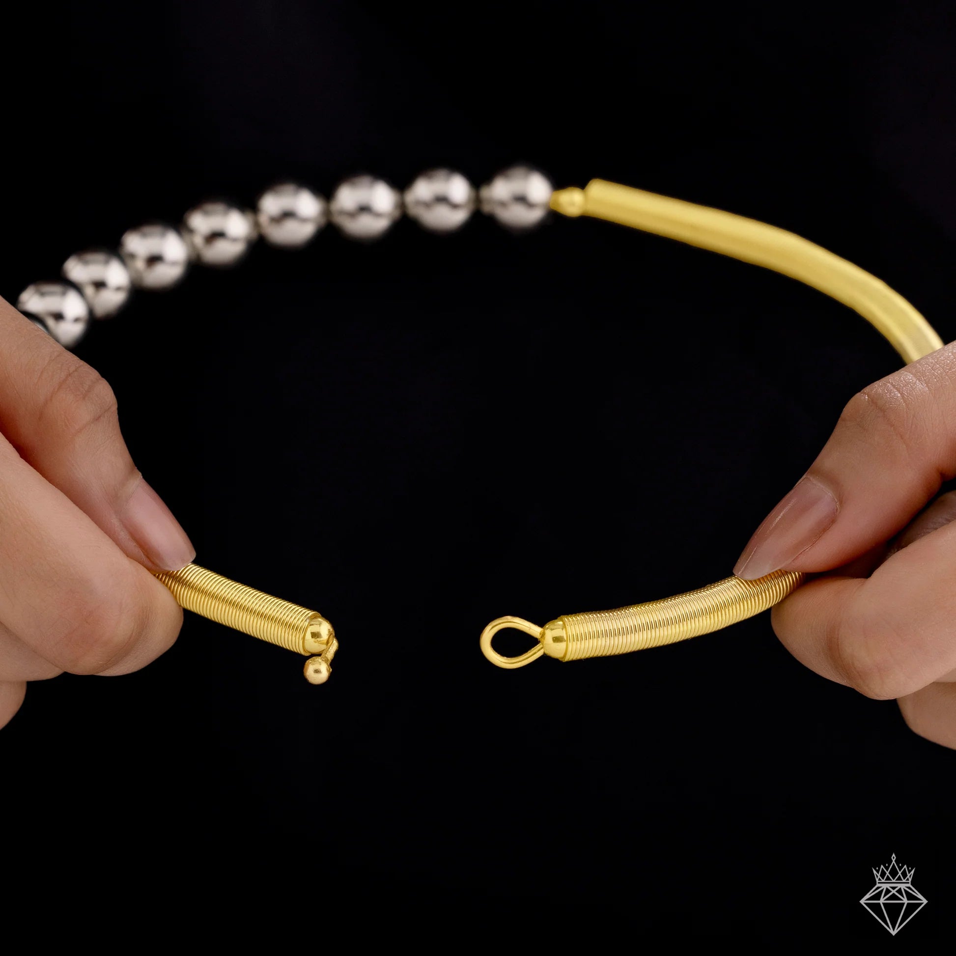 AUROZI Anti-Tarnish Spring Balls Hasli Necklace