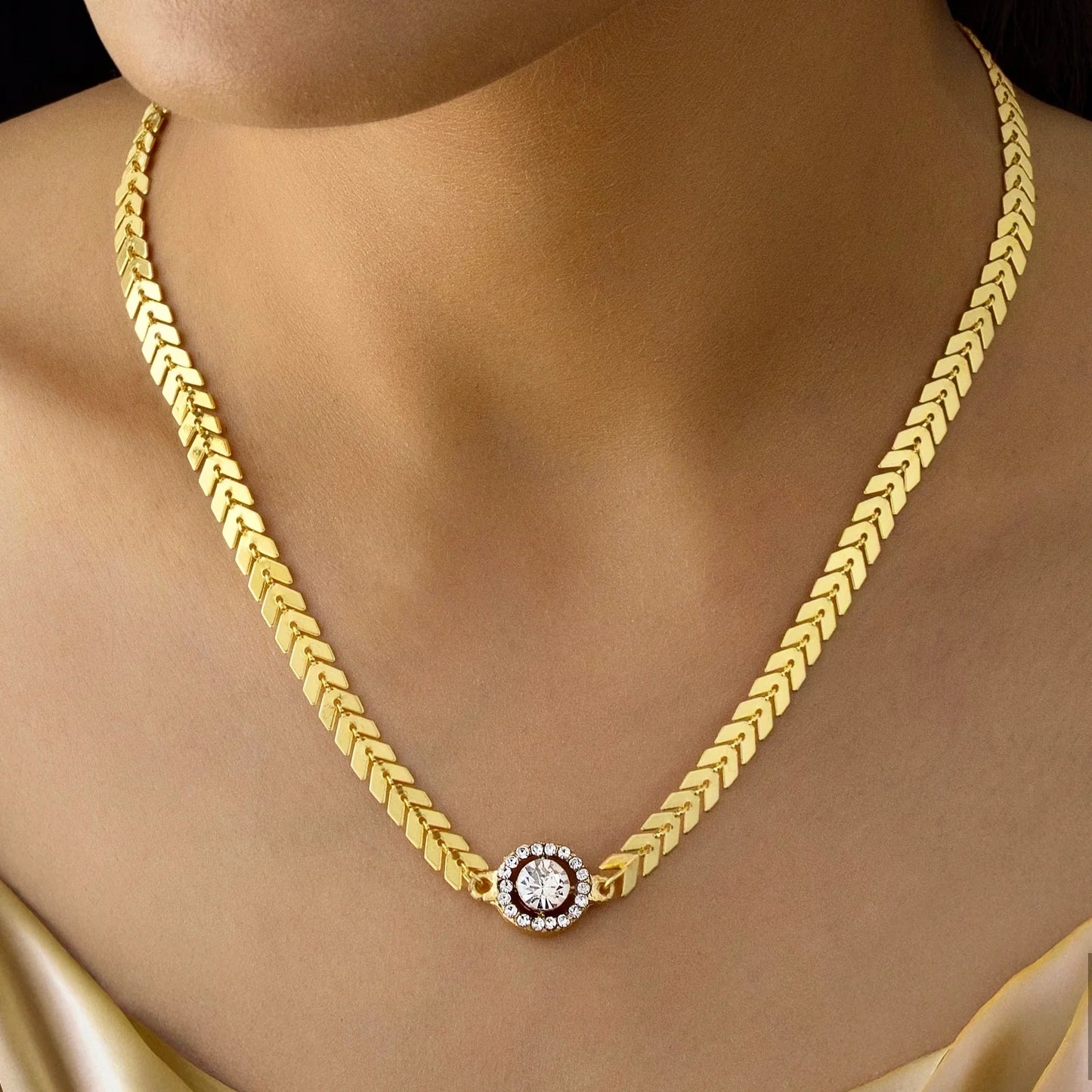 AUROZI Anti-Tarnish Solitaire Pendant Necklace