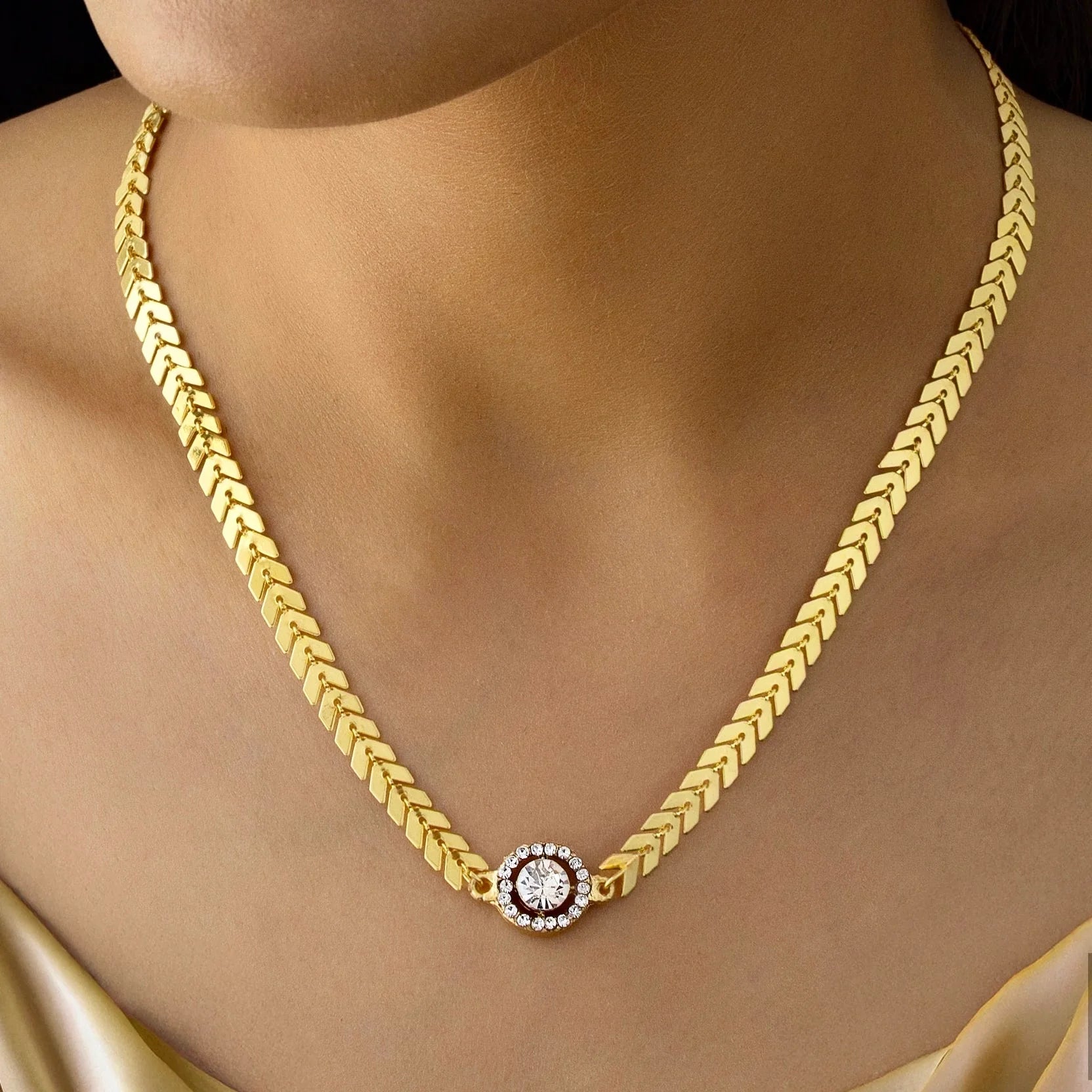 AUROZI Anti-Tarnish Solitaire Pendant Necklace