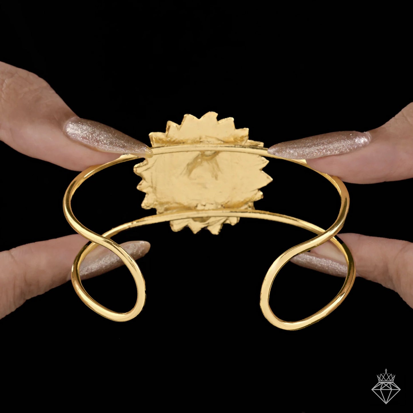 AUROZI Anti-Tarnish Golden Flower Bracelet (Adjustable Size)