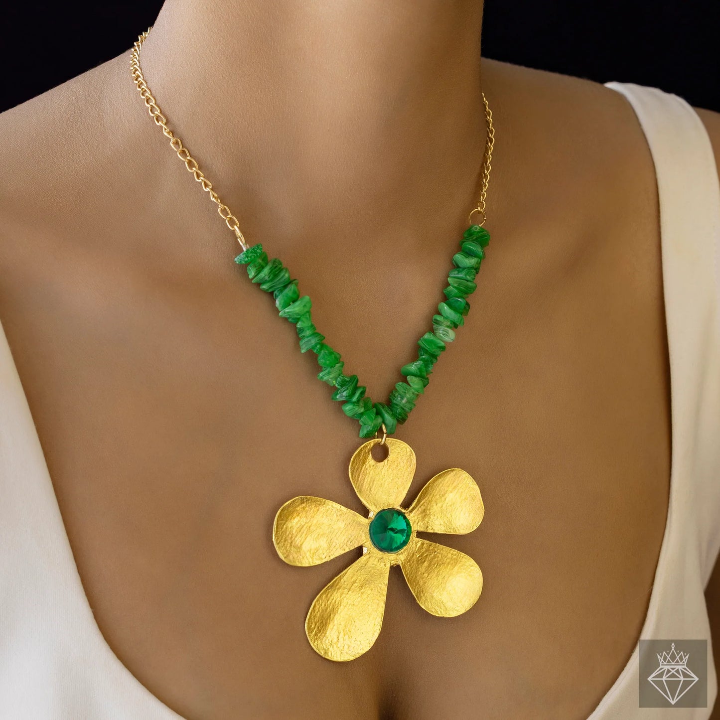 AUROZI Anti-Tarnish Beaded Flower Pendant Necklace
