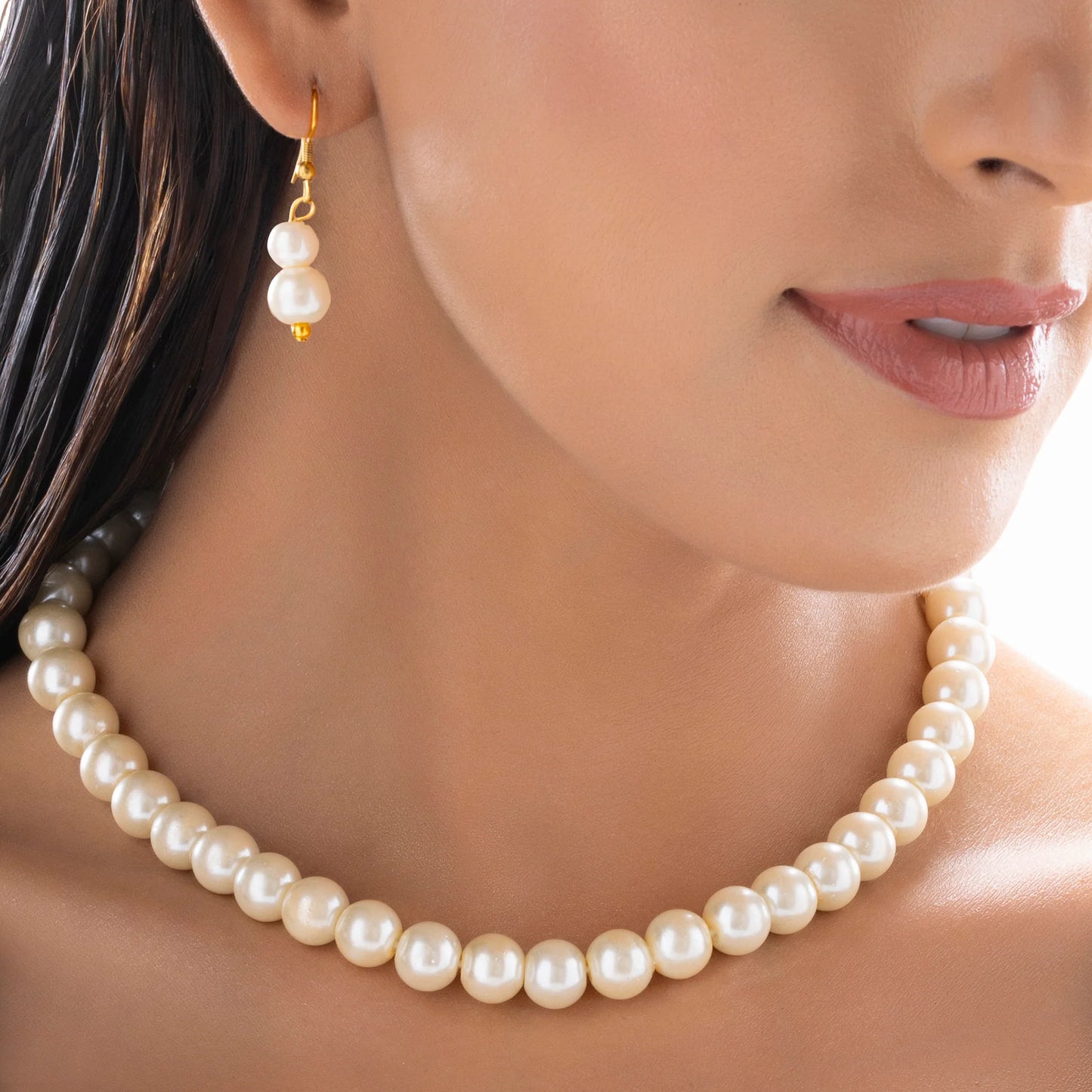 AUROZI Classic Pearl Necklace Set with Earrings