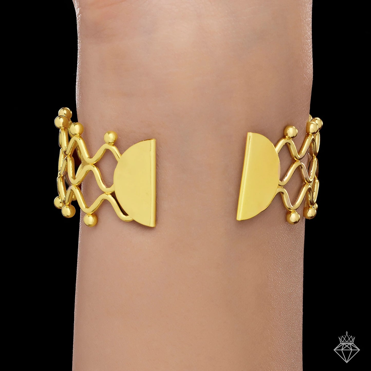 AUROZI Anti-Tarnish Golden Bangle Bracelet (Adjustable Size)