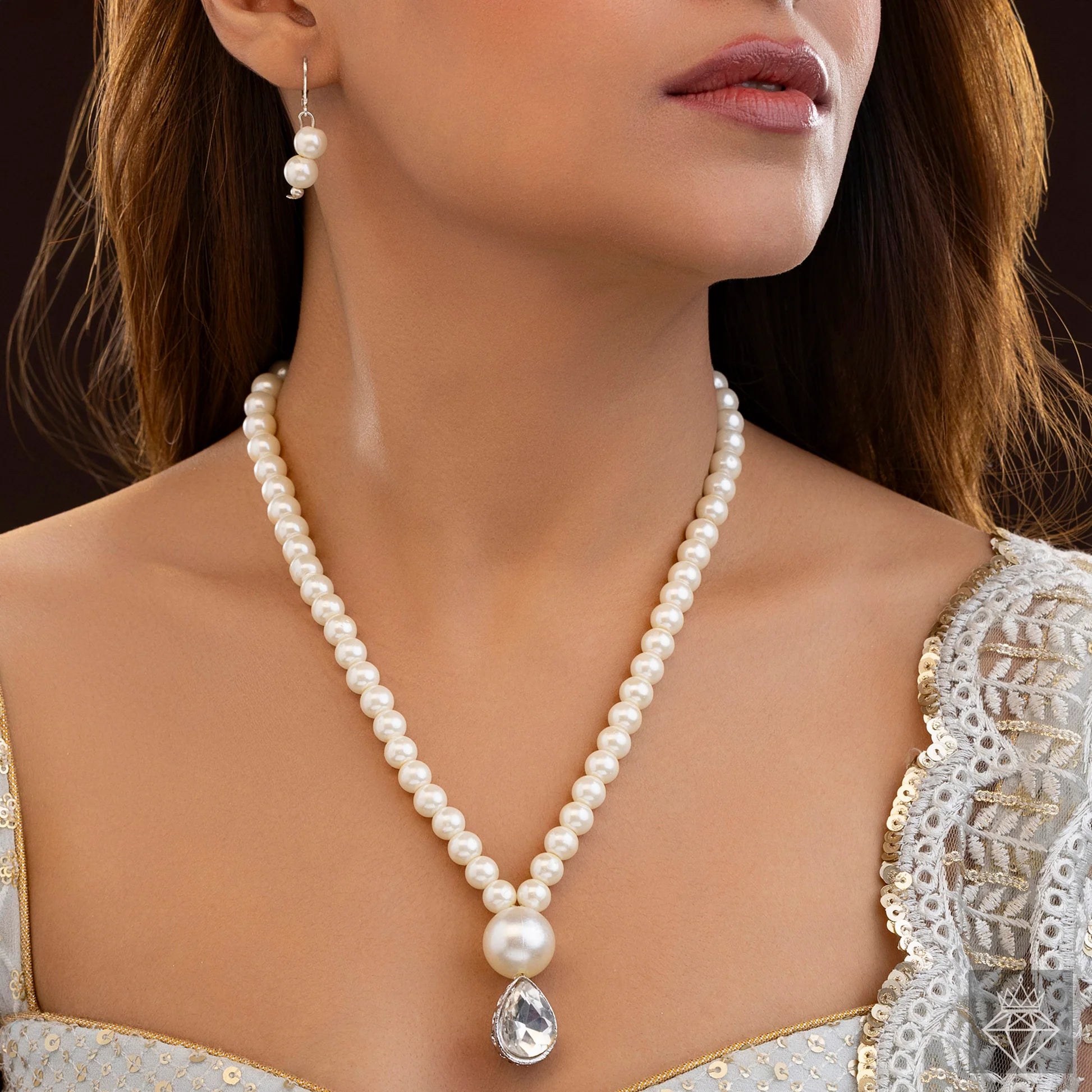 AUROZI Elegant Crystal Pearl Necklace Set With Earrings