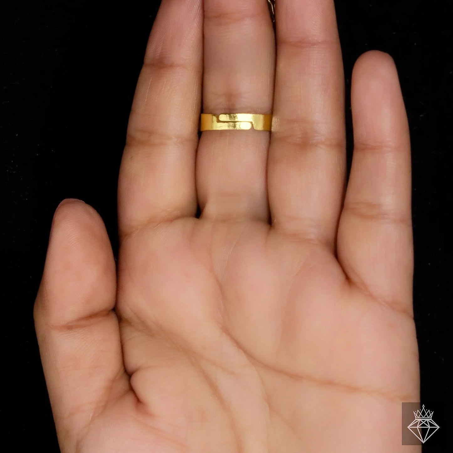 AUROZI Anti-Tarnish Crystal Ring (Adjustable Size)