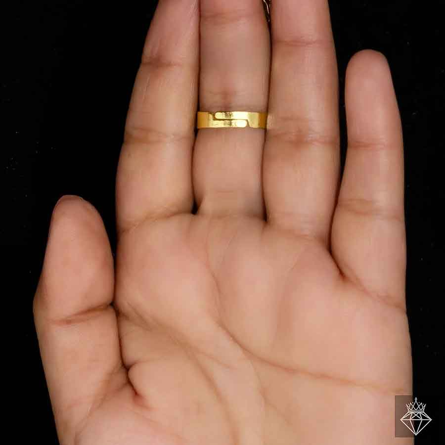 AUROZI Crystal Emerald Ring (Adjustable Size)