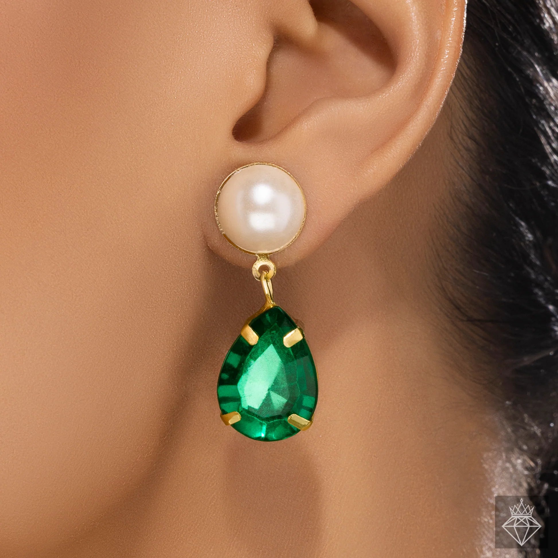 AUROZI Anti-Tarnish Pearl &amp; Crystal Necklace Set With Earrings