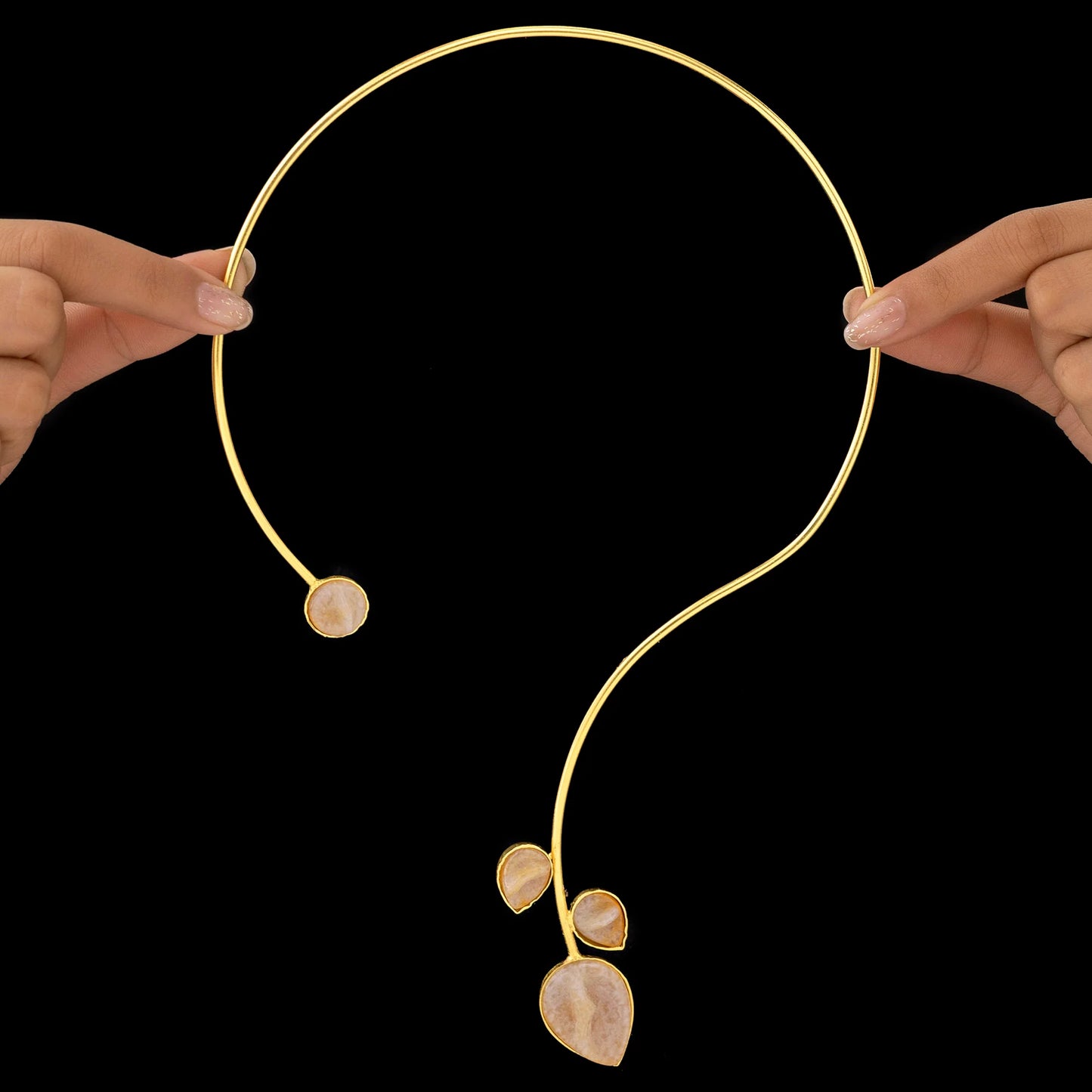 AUROZI Anti-Tarnish Golden Hasli Necklace with Leaf Detailing