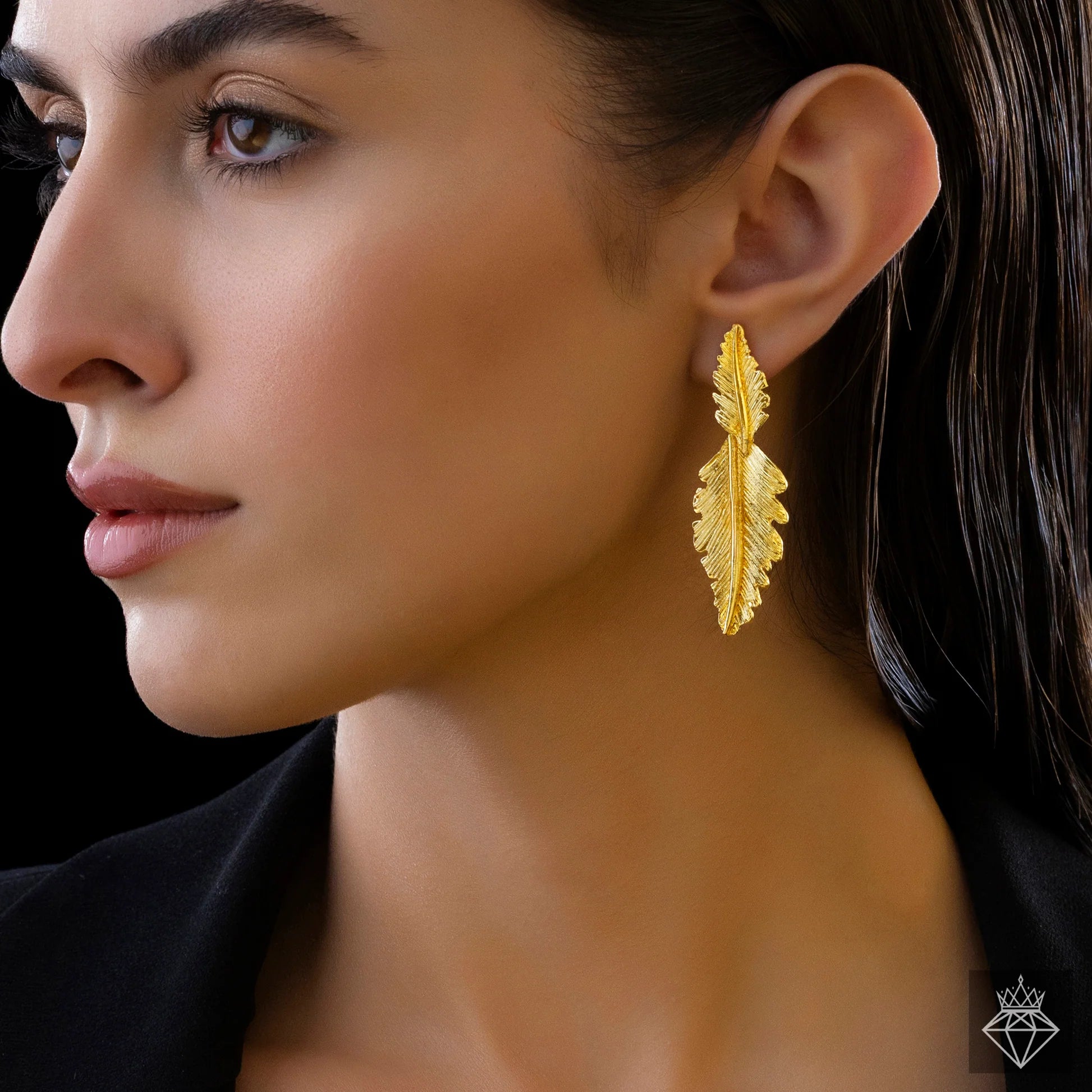 AUROZI Anti-Tarnish Golden Leaf Dangler Earrings – Timeless Botanical Elegance