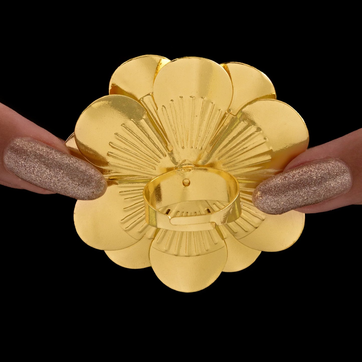 AUROZI Anti-Tarnish Daffodil Ring – Graceful Floral Elegance &amp; Everyday Comfort