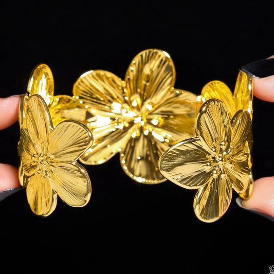 AUROZI Golden Lily Flower Bracelet – Anti-Tarnish, Adjustable & Elegant