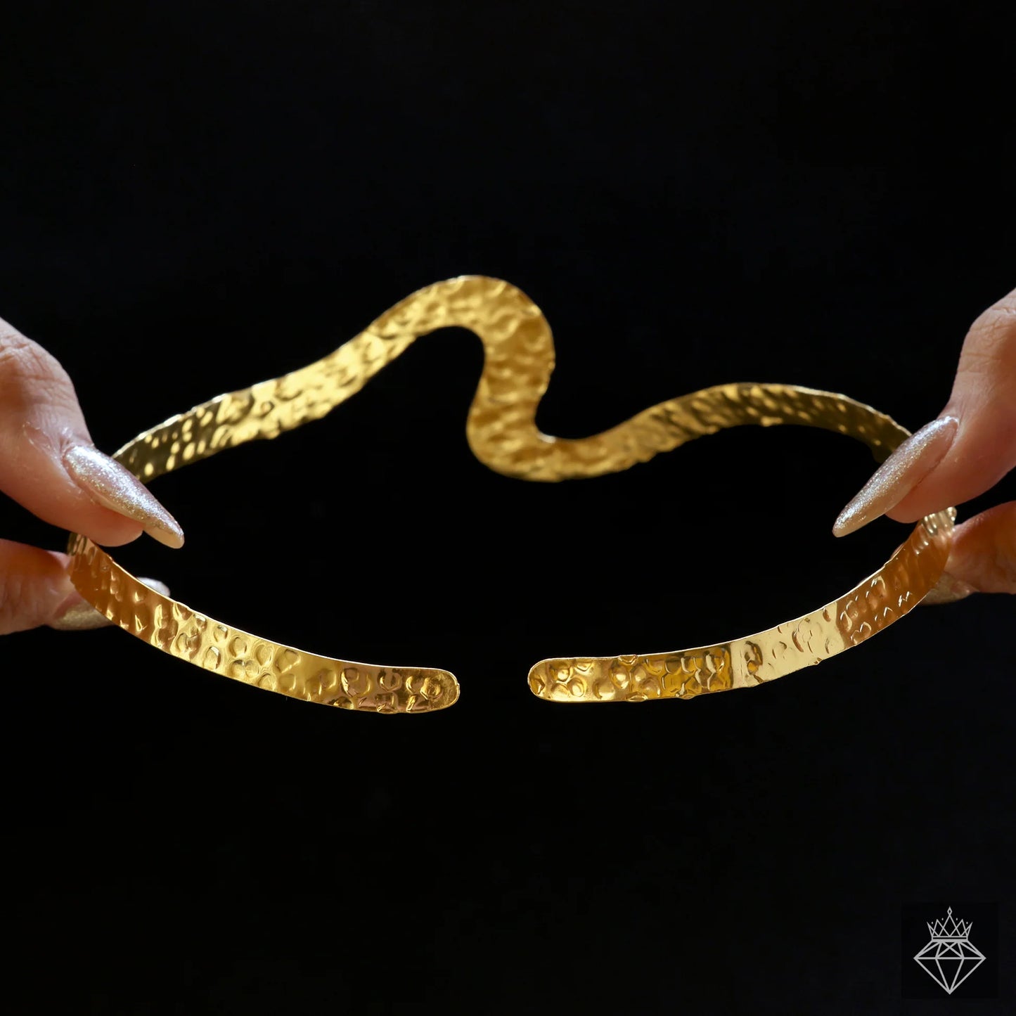 AUROZI Anti-Tarnish Wavy Hasli Necklace