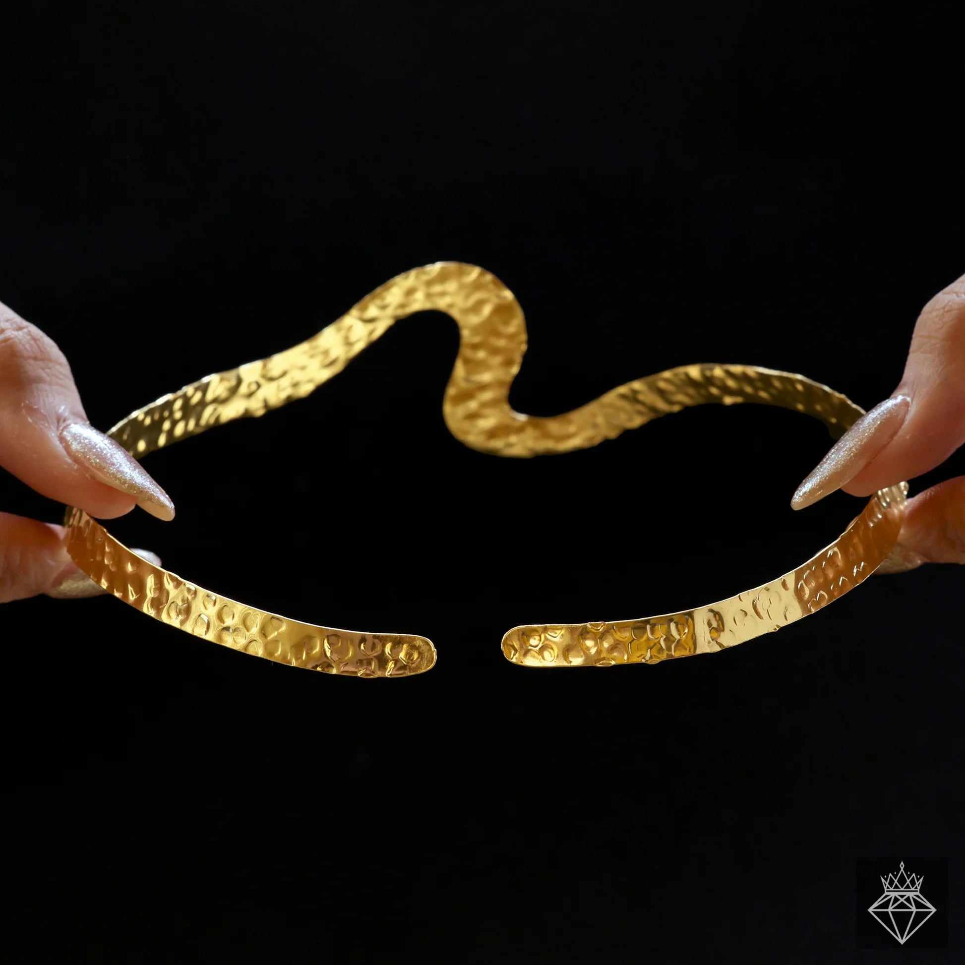 AUROZI Anti-Tarnish Wavy Hasli Necklace