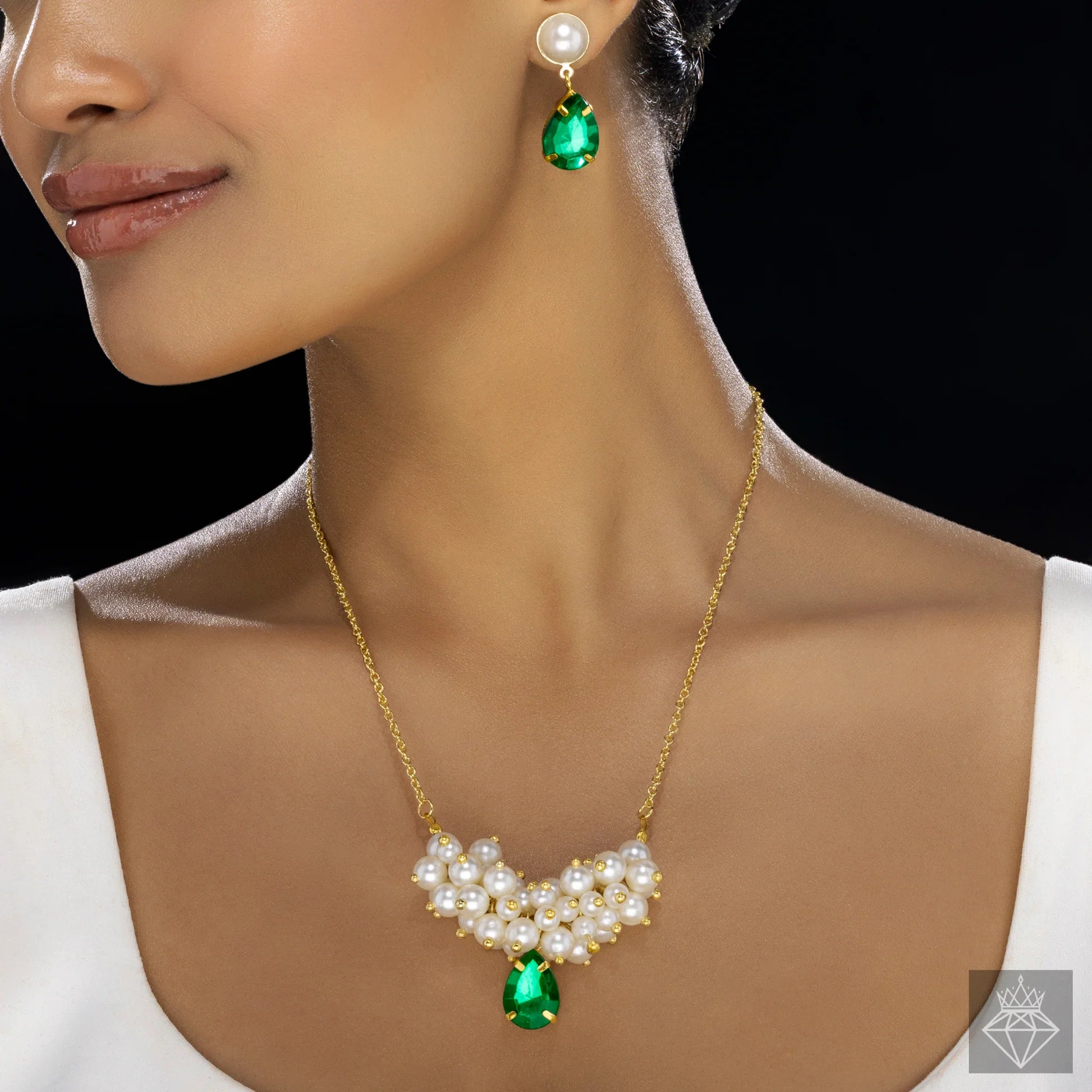 AUROZI Anti-Tarnish Pearl &amp; Crystal Necklace Set With Earrings