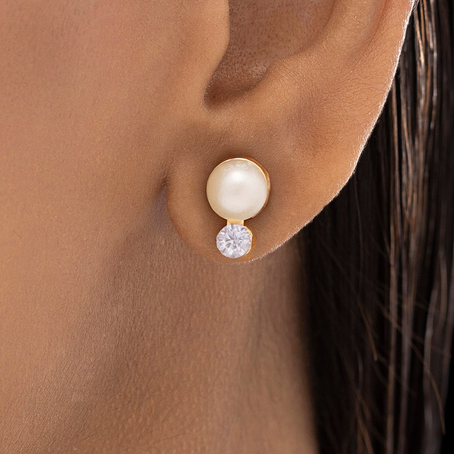 AUROZI Anti-Tarnish Pearl & Crystal Studded Statement Necklace Set With Earrings