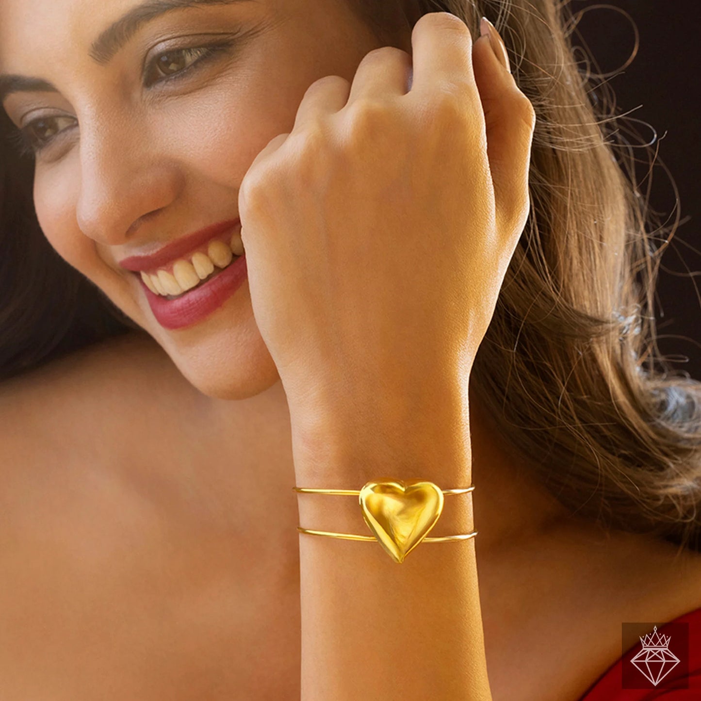 AUROZI Anti-Tarnish Golden Heart Bracelet (Adjustable Size)