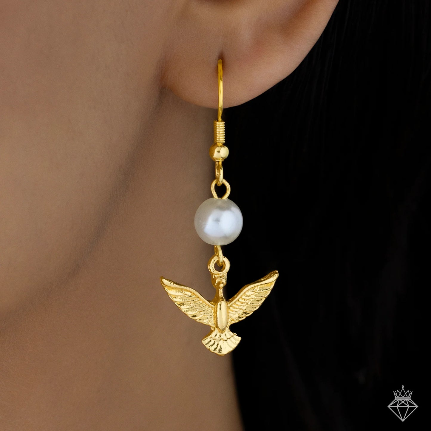 AUROZI Anti-Tarnish Pearls & Bird Necklace Set with Earrings