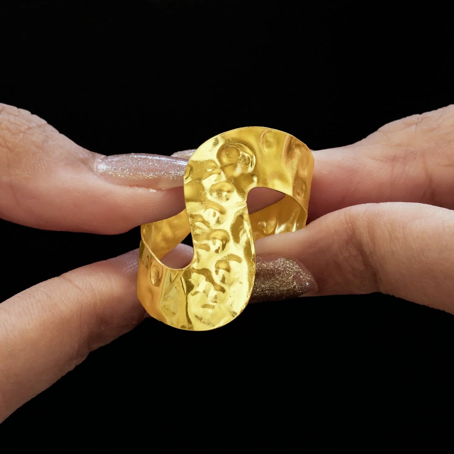 AUROZI Anti-Tarnish Wavy Ring (Adjustable Size)