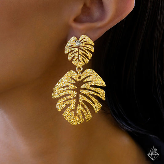 AUROZI Anti-Tarnish Golden Palm Leaf Dangler Earrings – Effortless Tropical Elegance