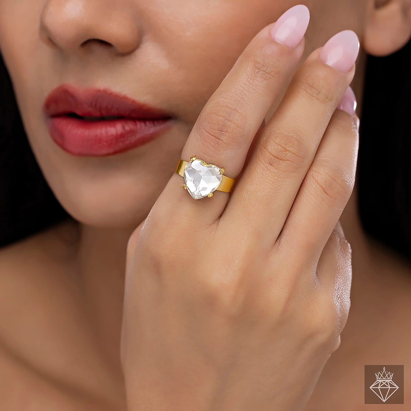 AUROZI Crystal Heart Ring – Adjustable Size