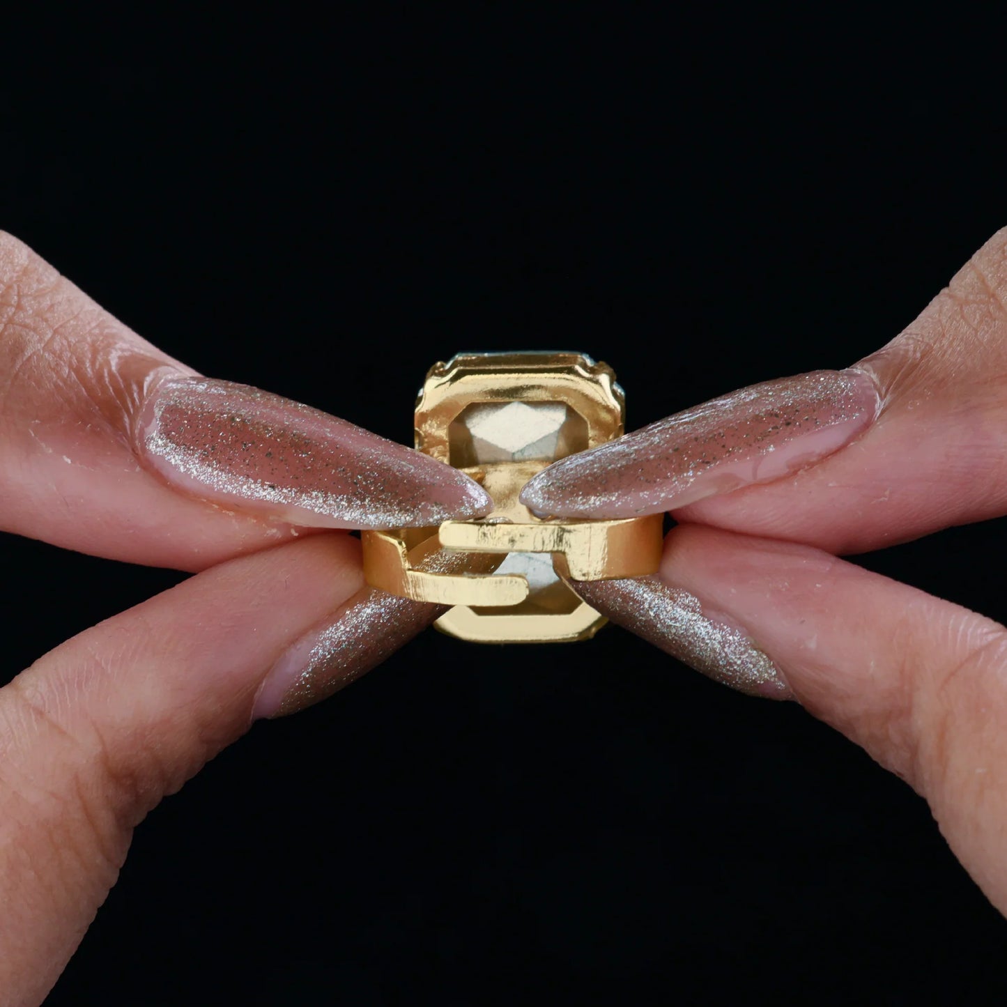 AUROZI Crystal Emerald Ring (Adjustable Size)