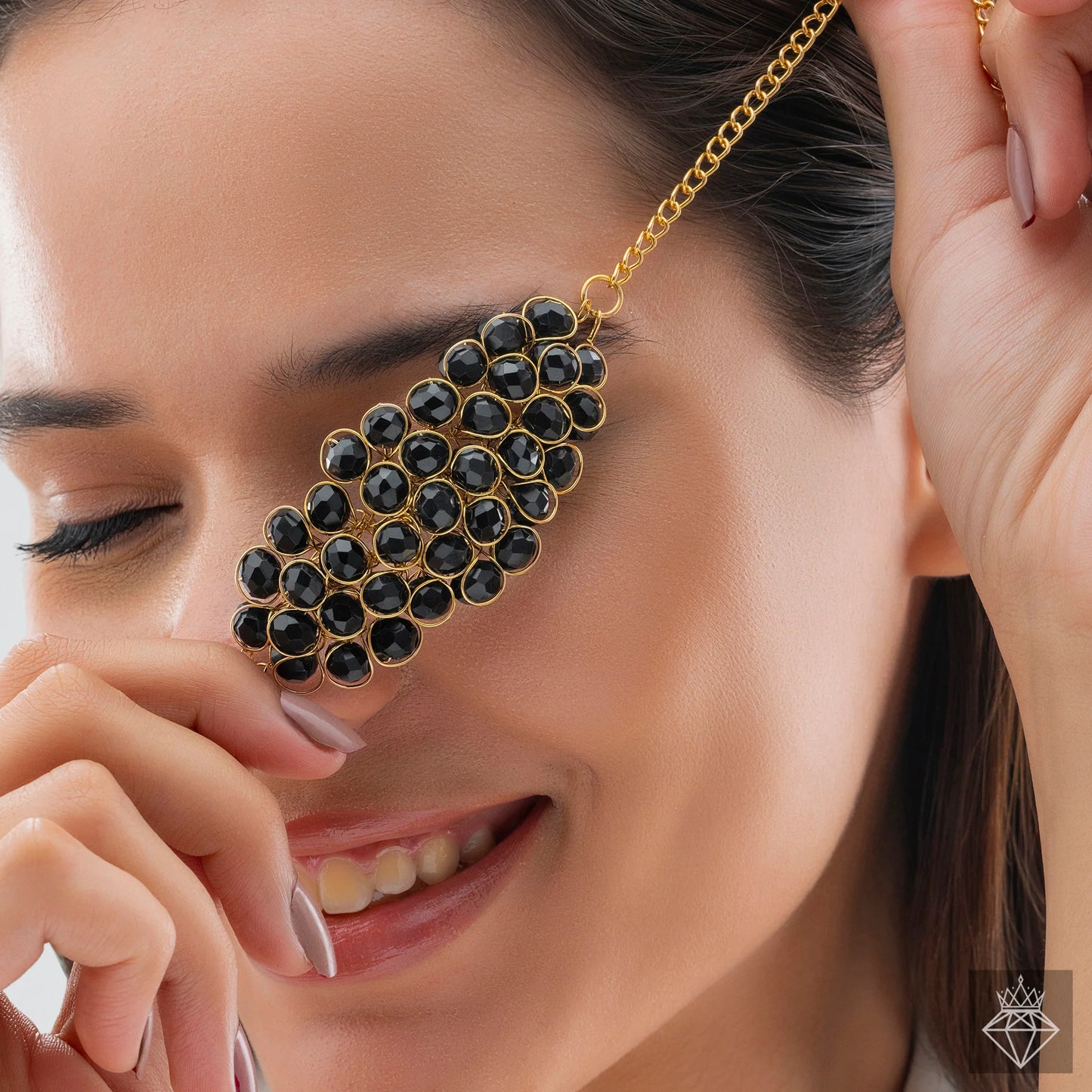 AUROZI Spectacular Black Crystal Stone Bracelet