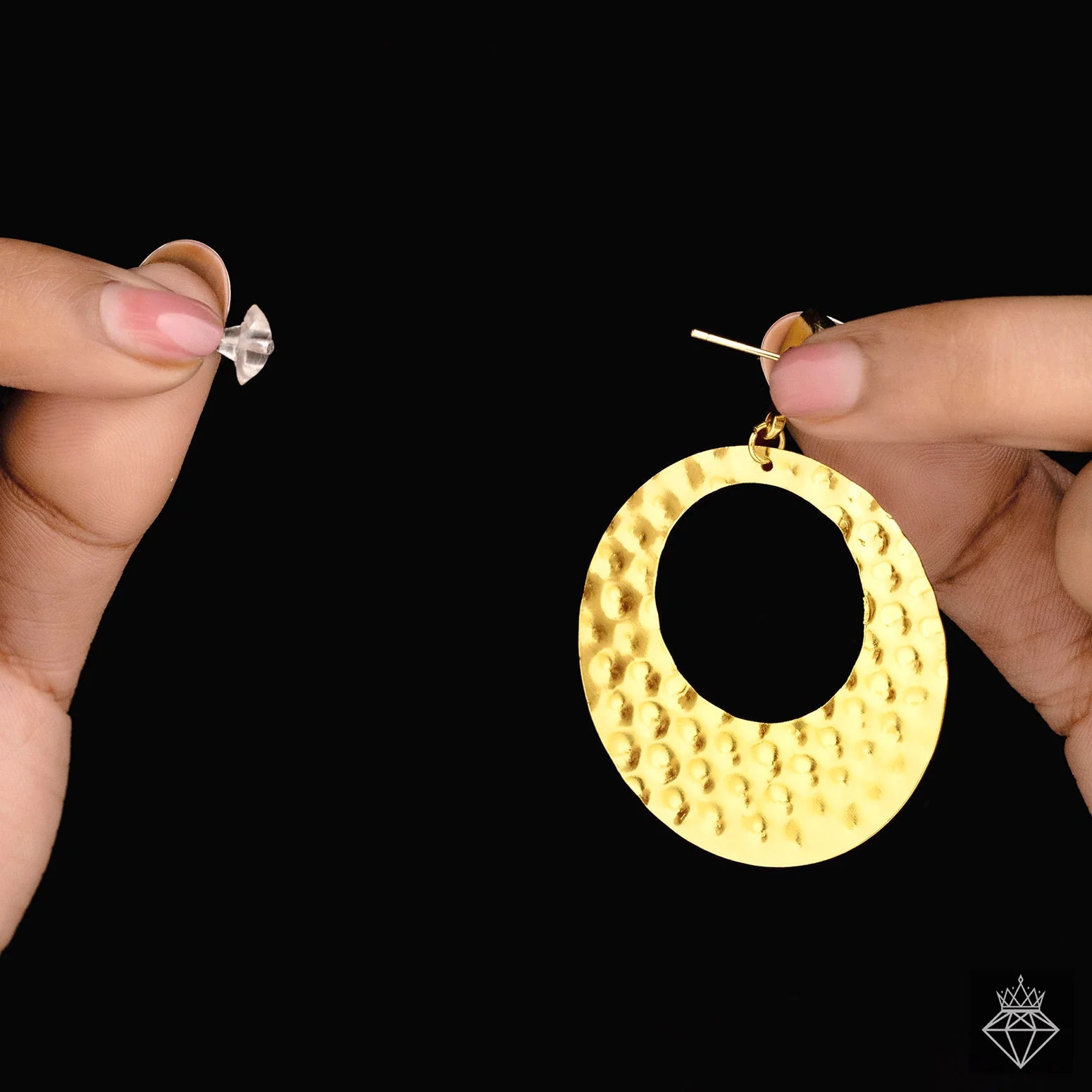 AUROZI Anti-Tarnish Hammered Disc Necklace Set With Earrings