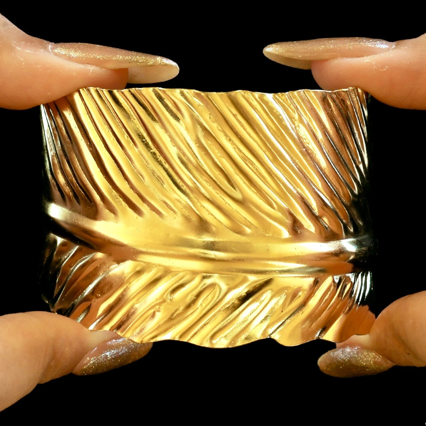 AUROZI Anti-Tarnish Golden Leaf Bangle Bracelet (Adjustable Size)