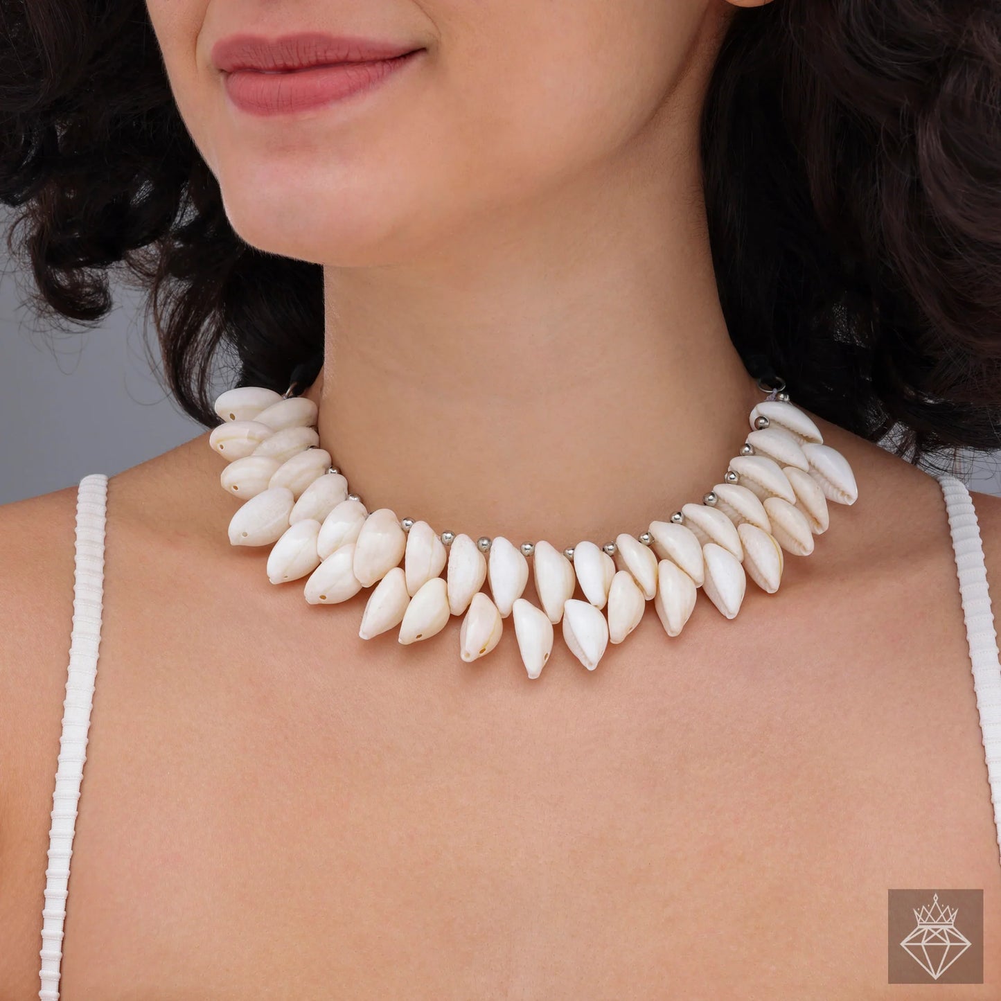 AUROZI Double-Layered Natural Cowrie Shell Necklace