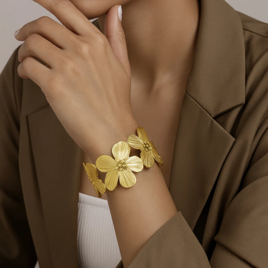 AUROZI Golden Lily Flower Bracelet – Anti-Tarnish, Adjustable & Elegant