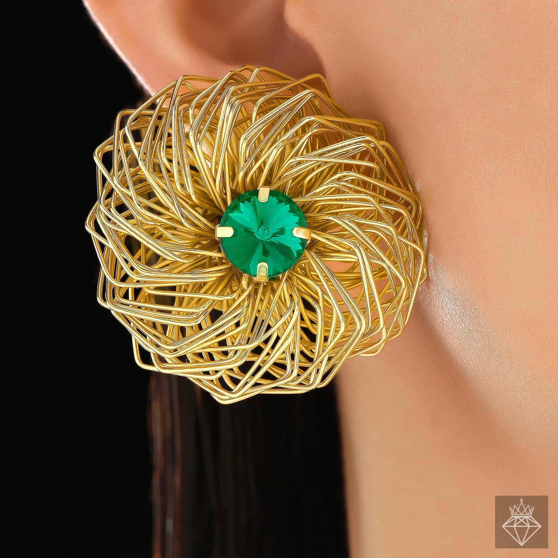 AUROZI Anti-Tarnish Golden Nest Emerald Earrings