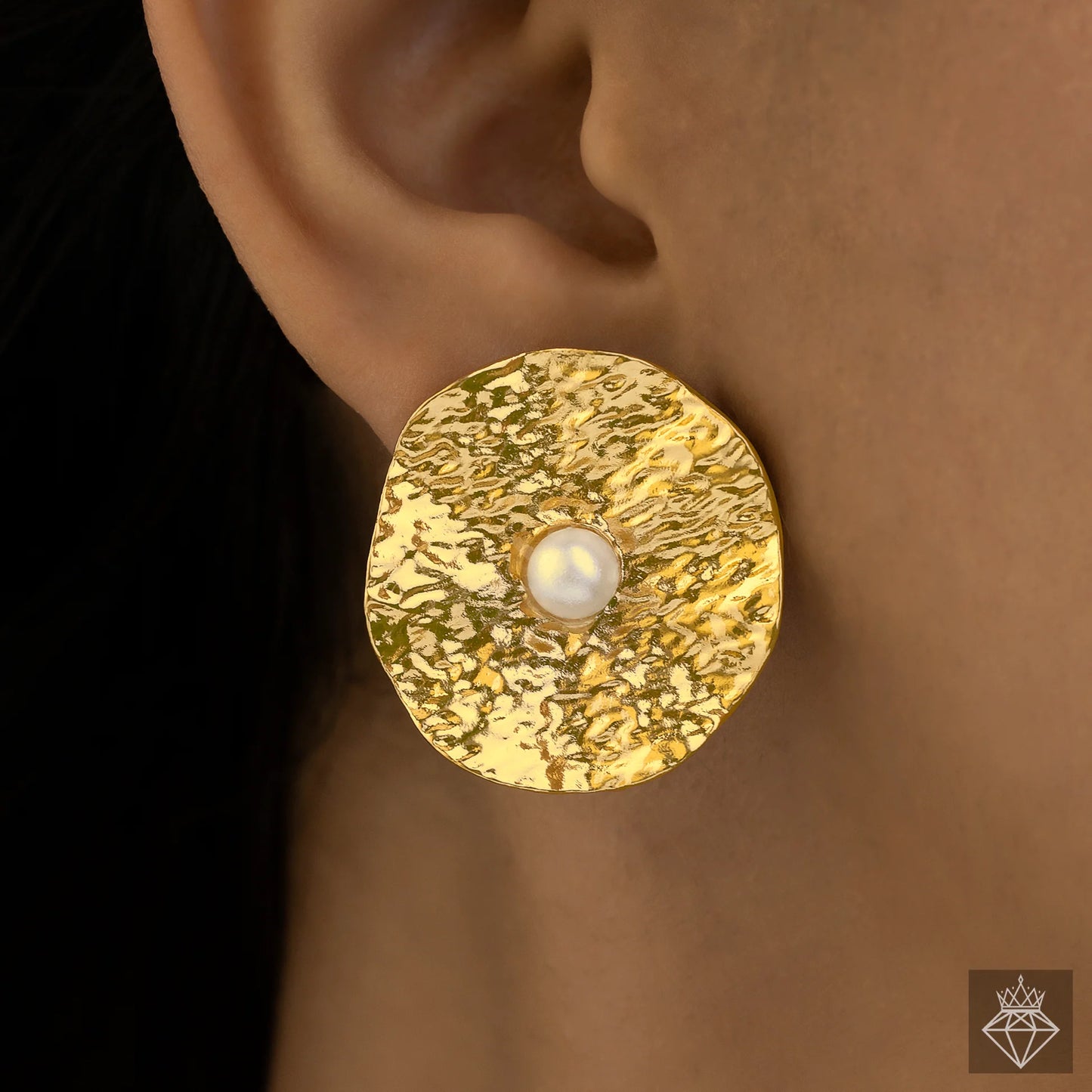 AUROZI Anti-Tarnish Hammered Coin & Pearl Necklace Set With Earrings