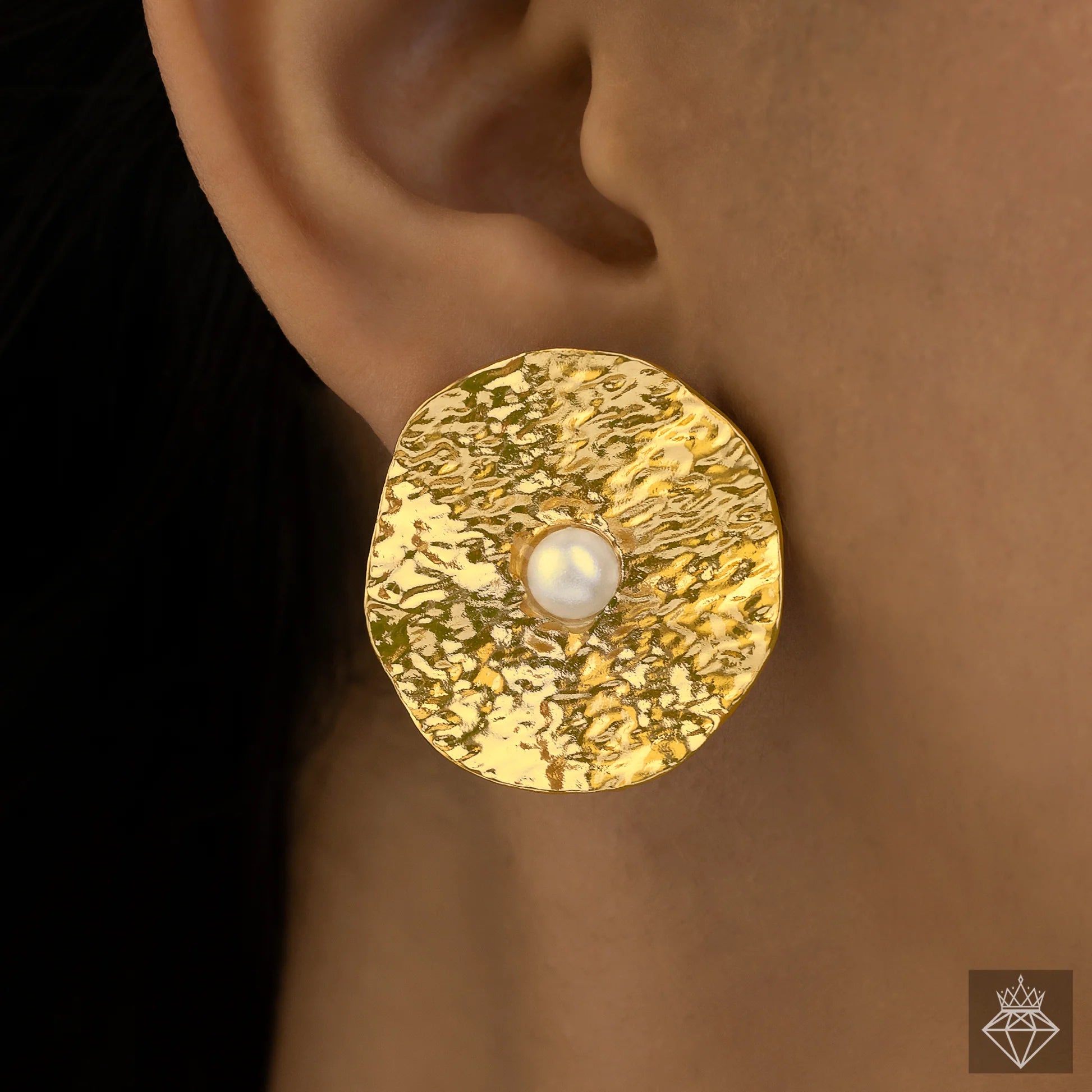 AUROZI Anti-Tarnish Hammered Coin & Pearl Necklace Set With Earrings