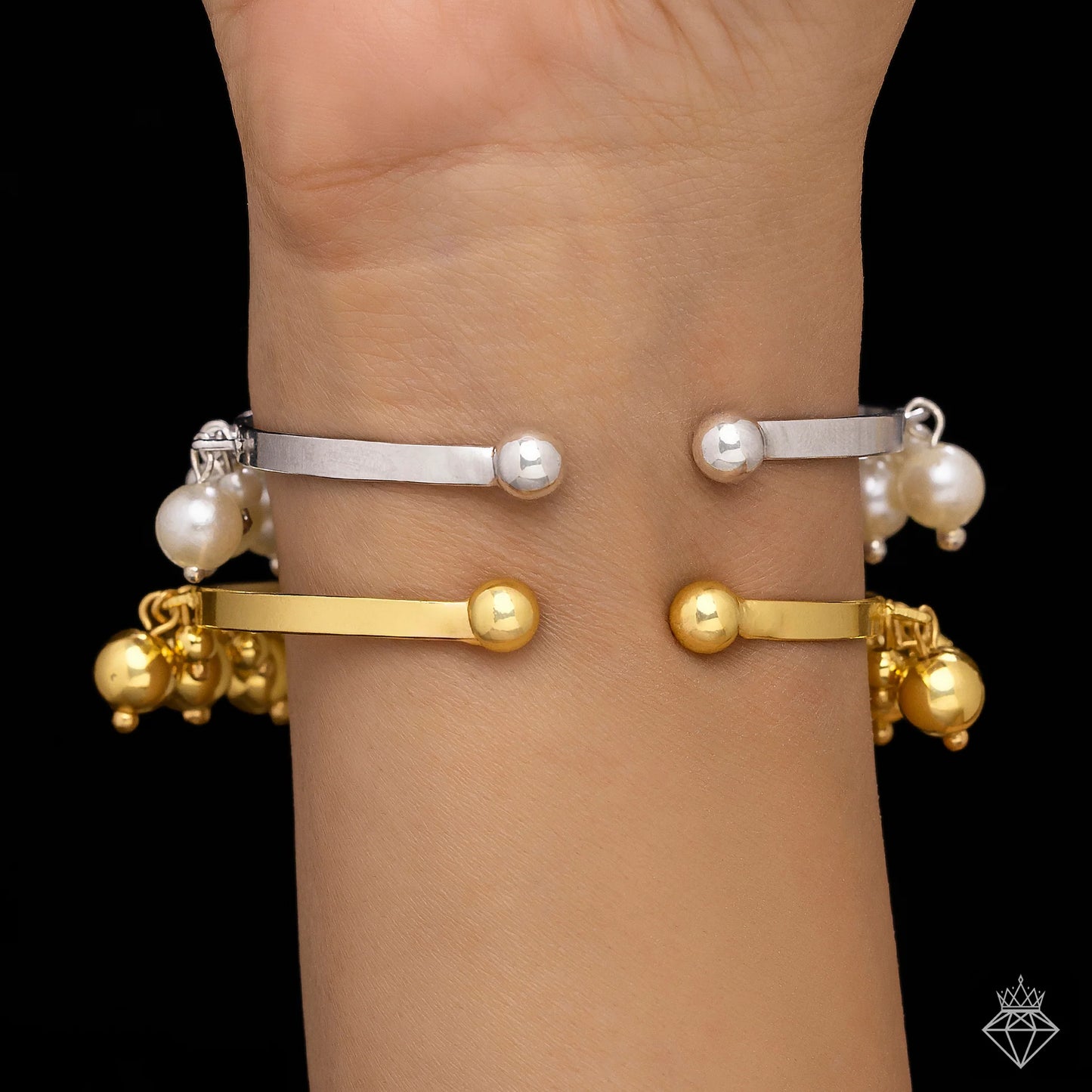 AUROZI Anti-Tarnish Golden & Pearl Bangle Bracelets Set (Adjustable Size)